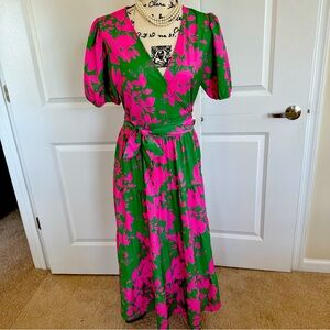 V-neck Smocked Maxi Dress in Flamingo Pink Green Size L
